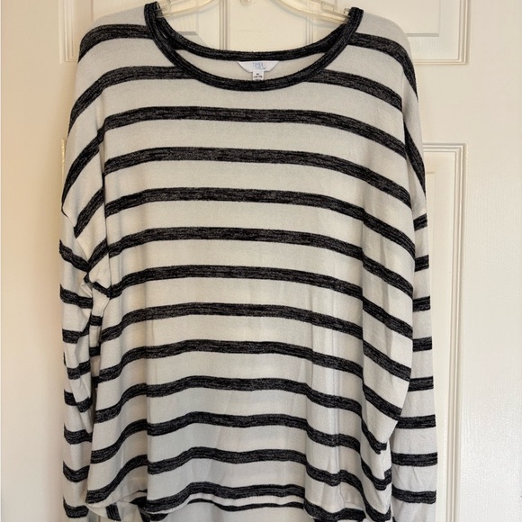Time and Tru Tops - Time and Tru Black and White Striped Top